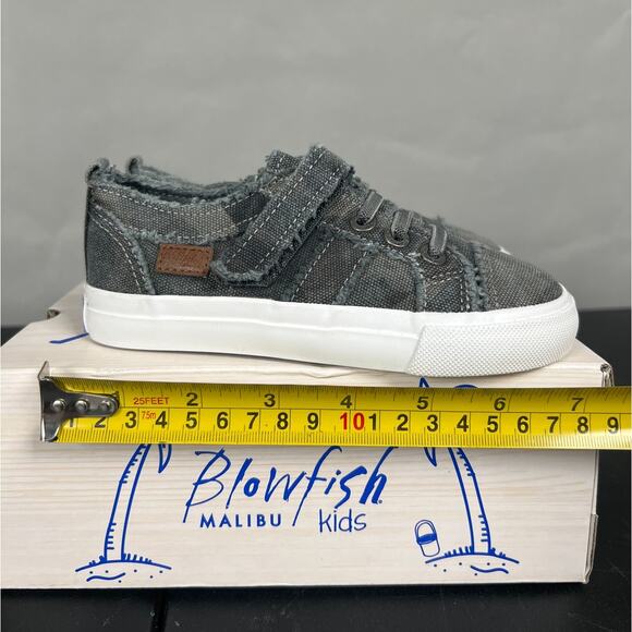 NWT Blowfish Malibu Gray Camo Canvas Kids Size 12 - Picture 3 of 9